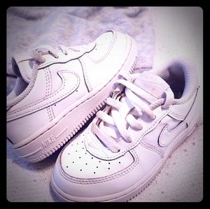 ●SOLD ON MERCAR I● TODDLER 9C AIR FORCE 1'S